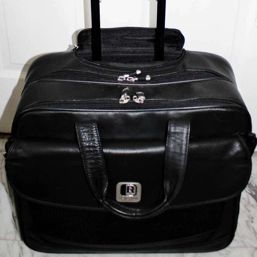 Kenneth Cole Reaction Casual Fling Computer